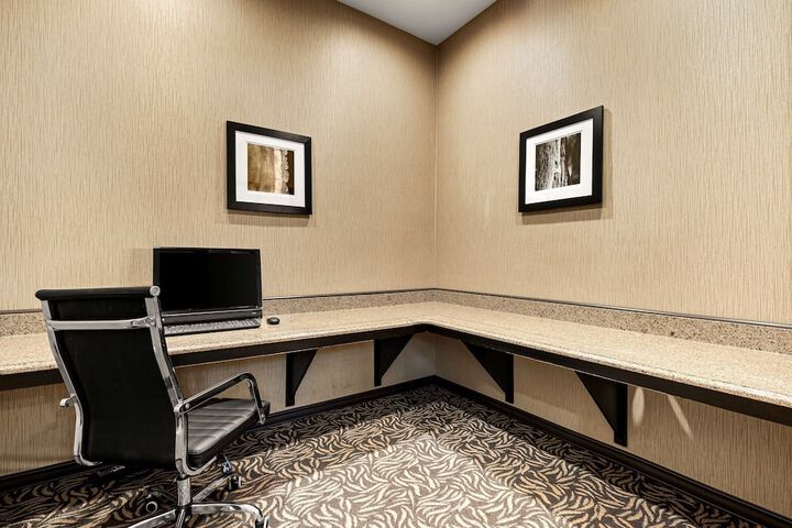 Sonesta Essential Indianapolis Airport