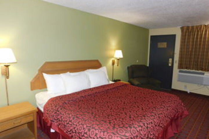 DAYS INN WILLIAMSBURG