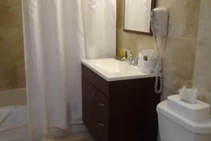Room 15 of 34