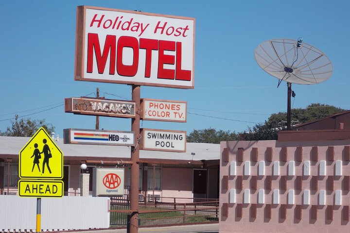 Holiday Host Motel