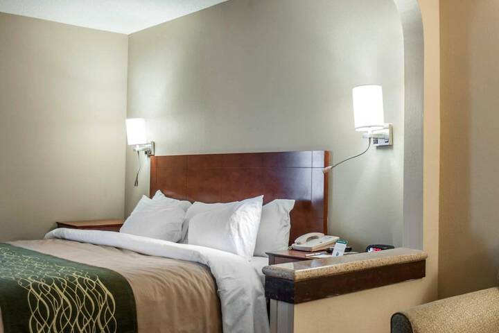Quality Inn & Suites near St. Louis and I-255