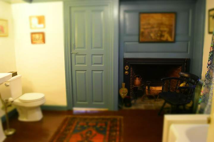 Room 17 of 41