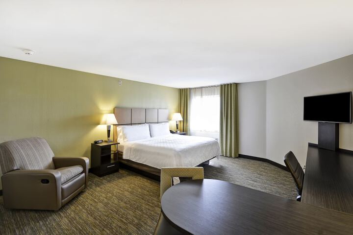 Room 28 of 40