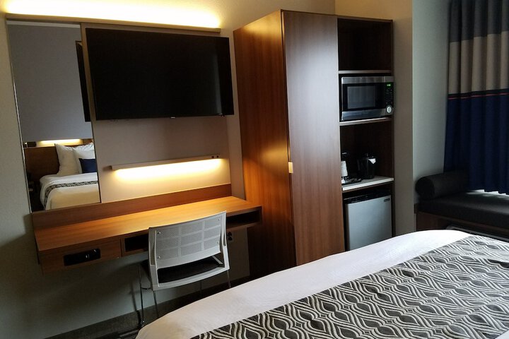 Room 15 of 33