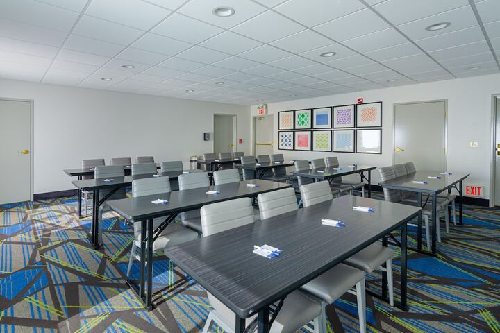 Holiday Inn Express Hotel & Suites Weston by IHG