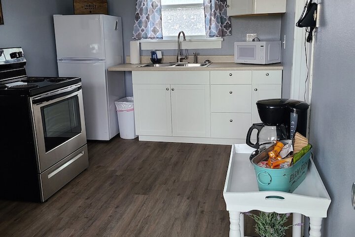 Lamplighter Cabins & Suites