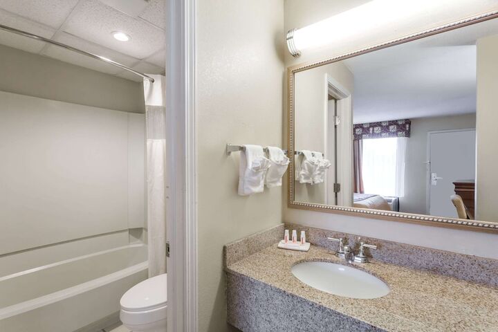 Room 15 of 16