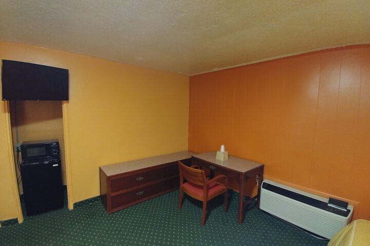 Room 14 of 29