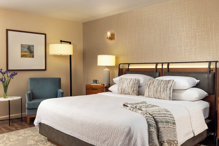 Meadowbrook Inn