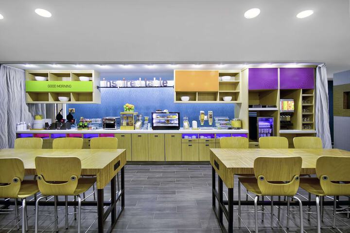 Breakfast/Coffee Service 37 of 45