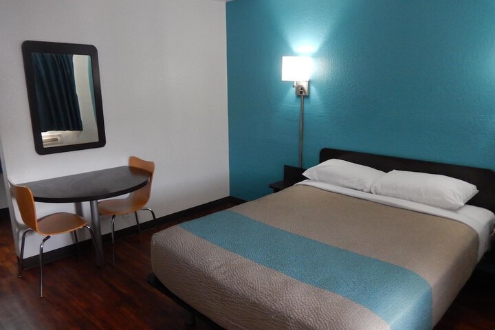 Motel 6 Portland TX