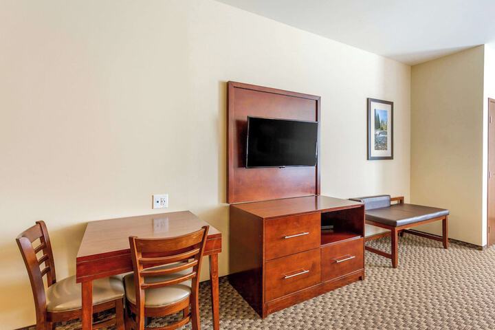Comfort Suites Burlington near I-5