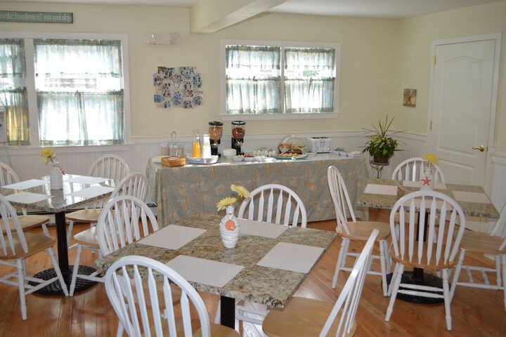 Breakfast/Coffee Service 70 of 101