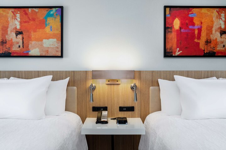 Room 26 of 33