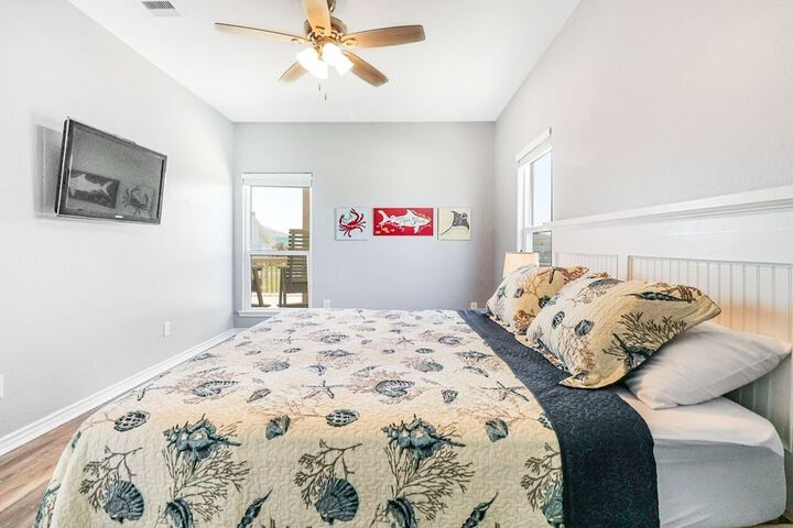 Tideâs Up 3 Bedroom Home by RedAwning
