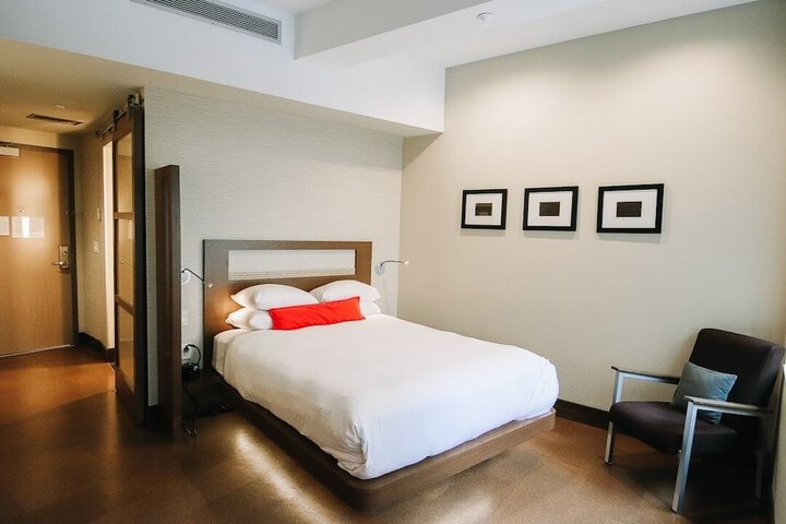 Room 33 of 112