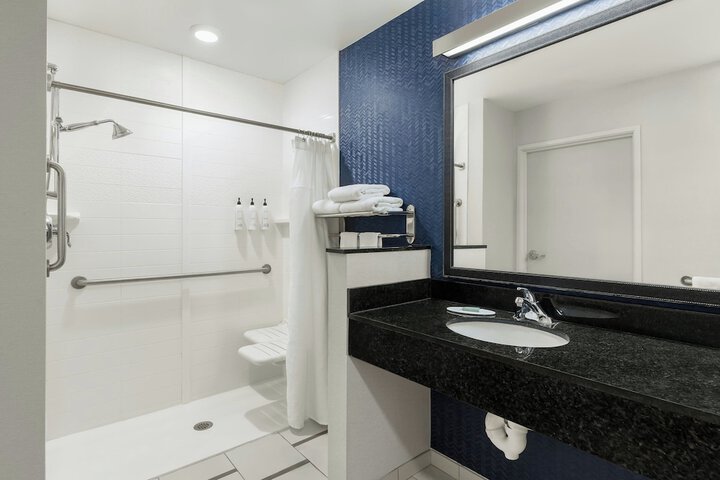 Fairfield Inn & Suites by Marriott St. Paul Northeast