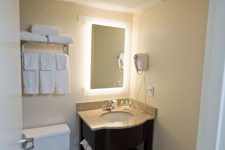 Room 12 of 38