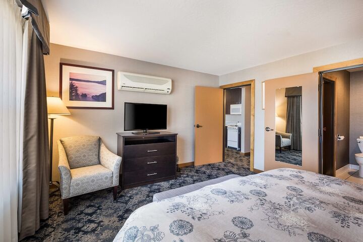 Room 33 of 43