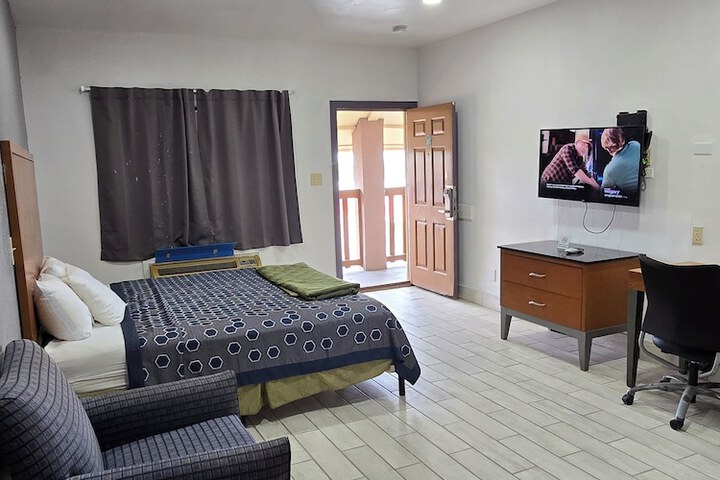 Room 34 of 53
