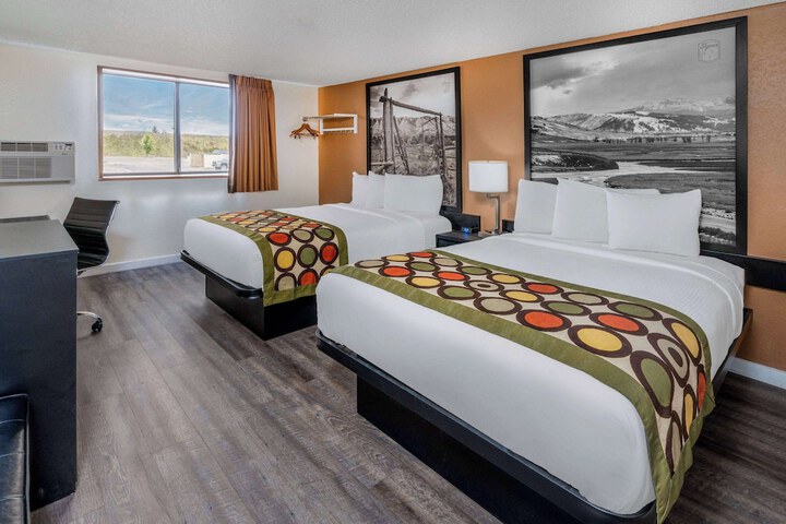 Room 9 of 28