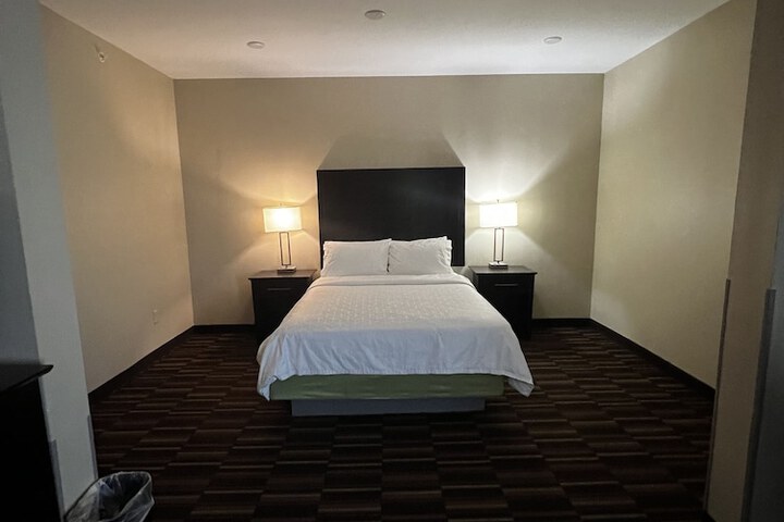 Room 18 of 52