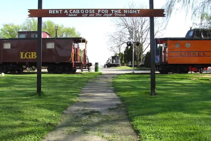 Red Caboose Motel