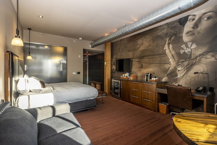 Room 43 of 108