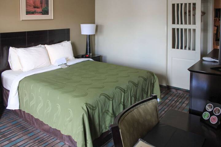 Room 10 of 37