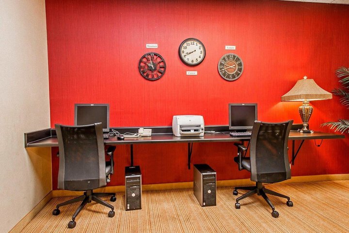 Business Center 33 of 33