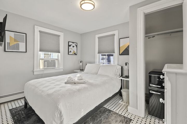 Room 53 of 99