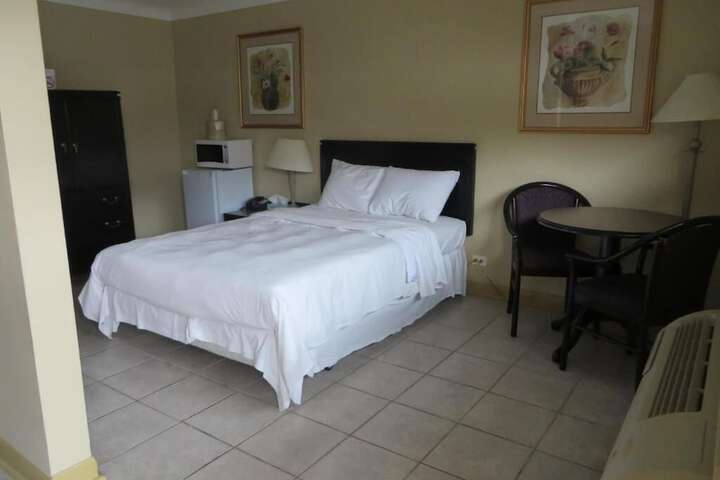 Room 12 of 34