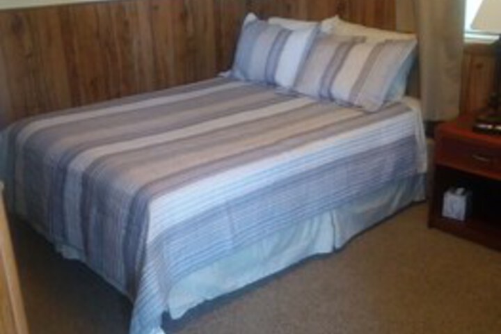 Lakes N Trails Motel