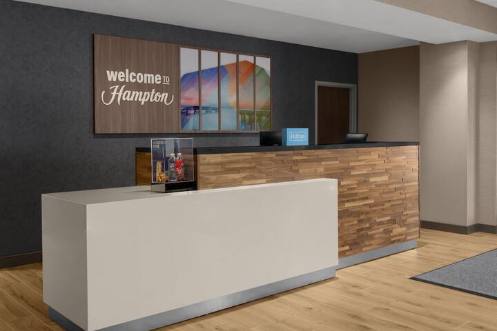 Hampton Inn & Suites by Hilton Long Island Farmingdale