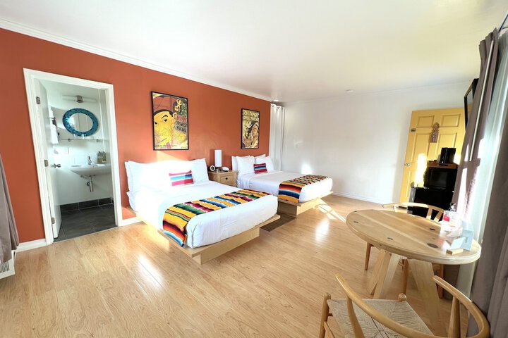 Room 28 of 33