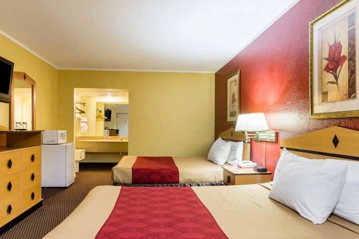 Room 26 of 37