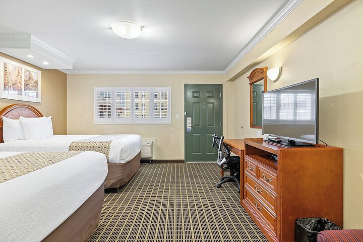 Alexis Park Hotel