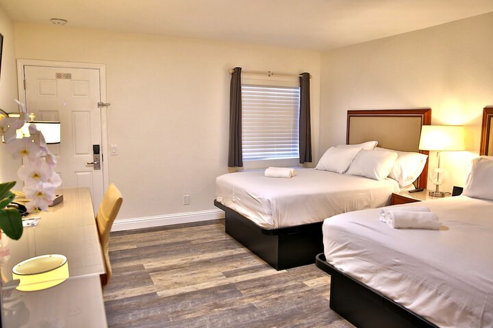 Room 17 of 25