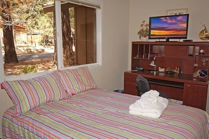 Room 9 of 12