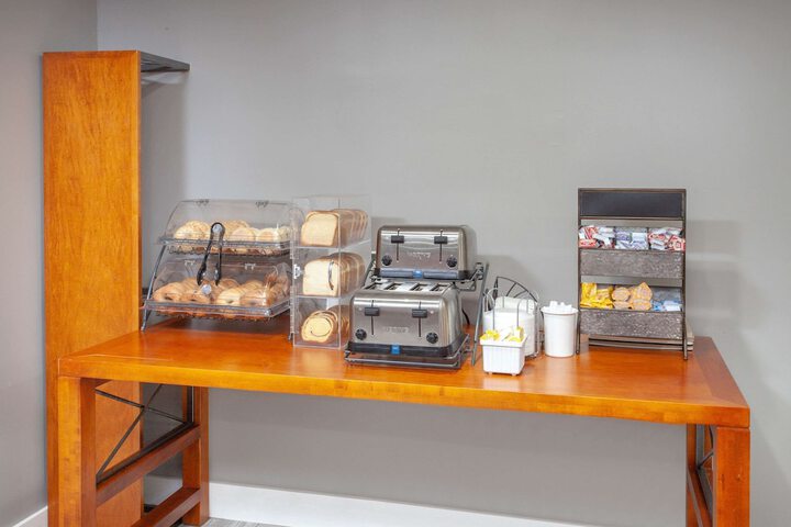 Breakfast/Coffee Service 28 of 34