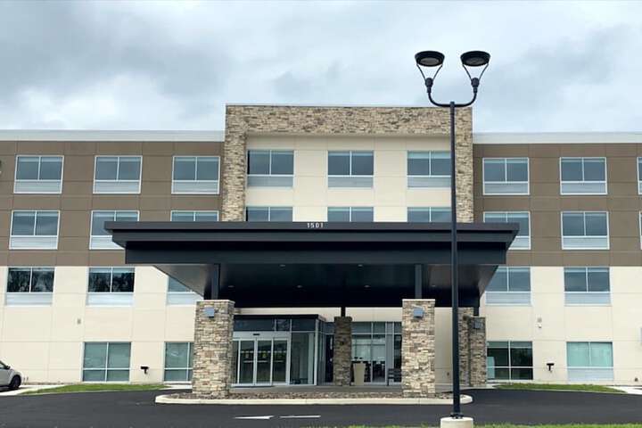 Holiday Inn Express & Suites Carlisle Southwest – I-81 by IHG