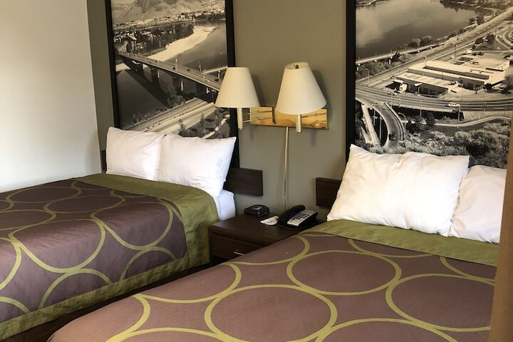 Room 13 of 31
