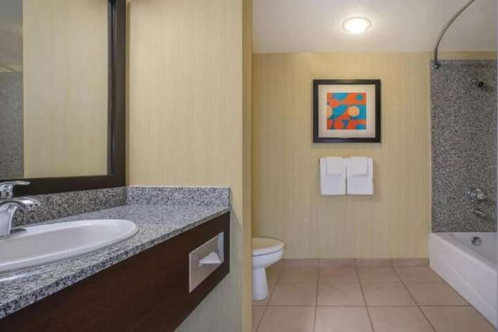Room 9 of 38