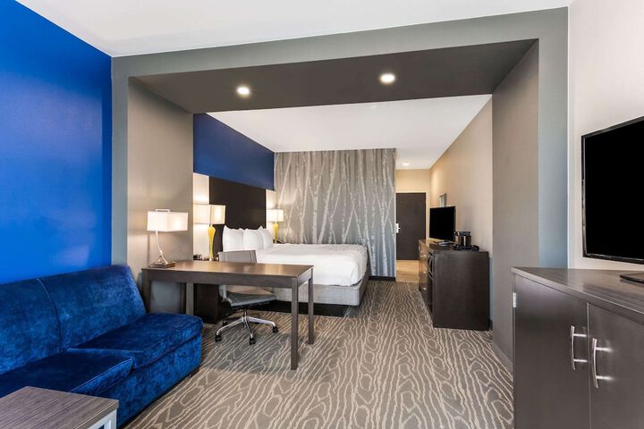 Room 15 of 36