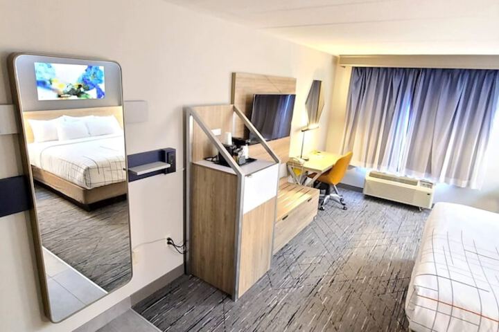 Room 18 of 53