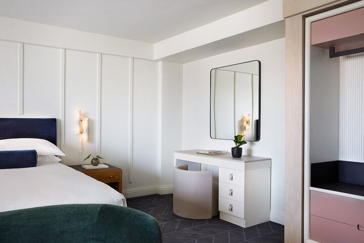 Kimpton Alton Fishermans Wharf by IHG