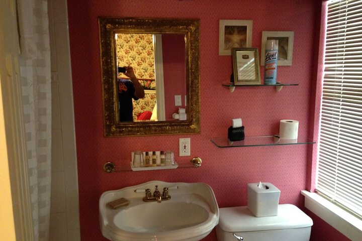 Room 37 of 80