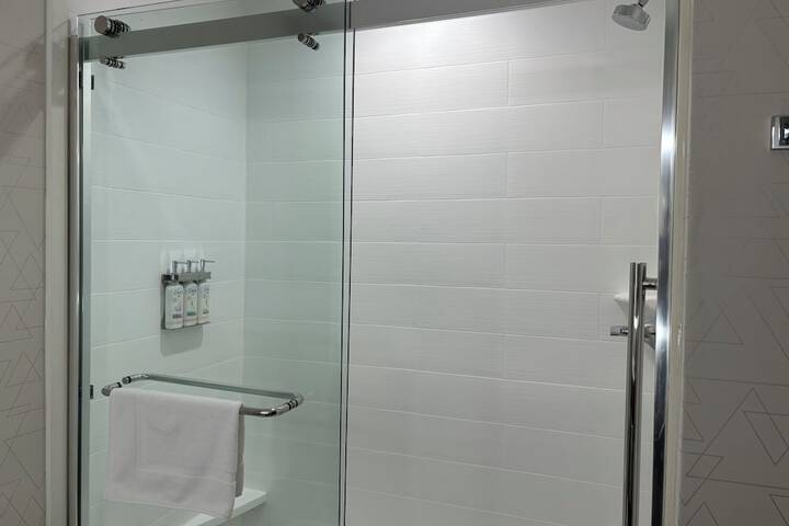 Holiday Inn Express Hotel & Suites St. Robert by IHG