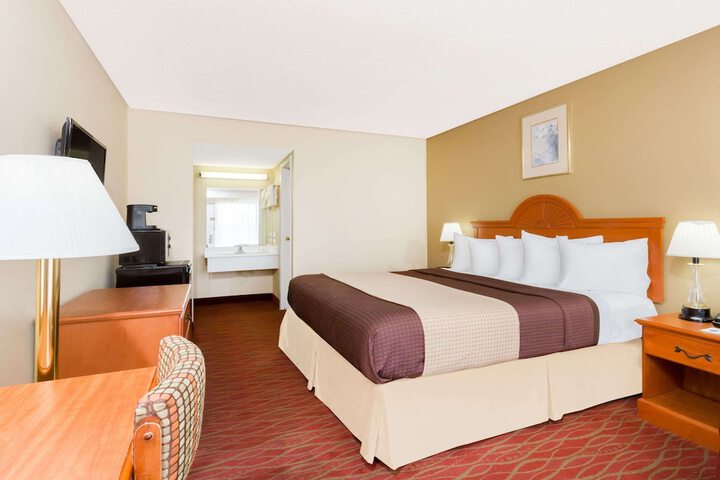 Room 12 of 21