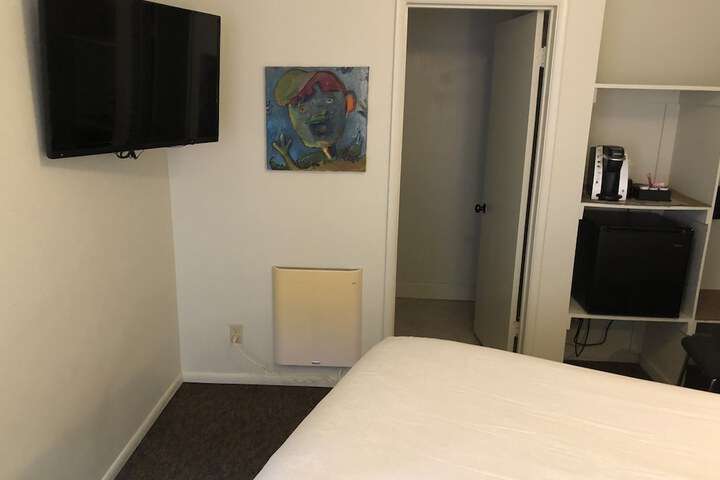Room 9 of 47